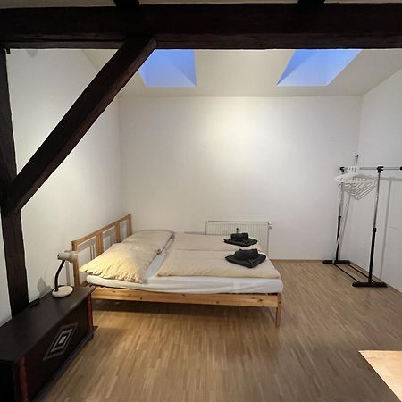 Schoenes Appartment In Zentrumsnaehe Graz Bagian luar foto