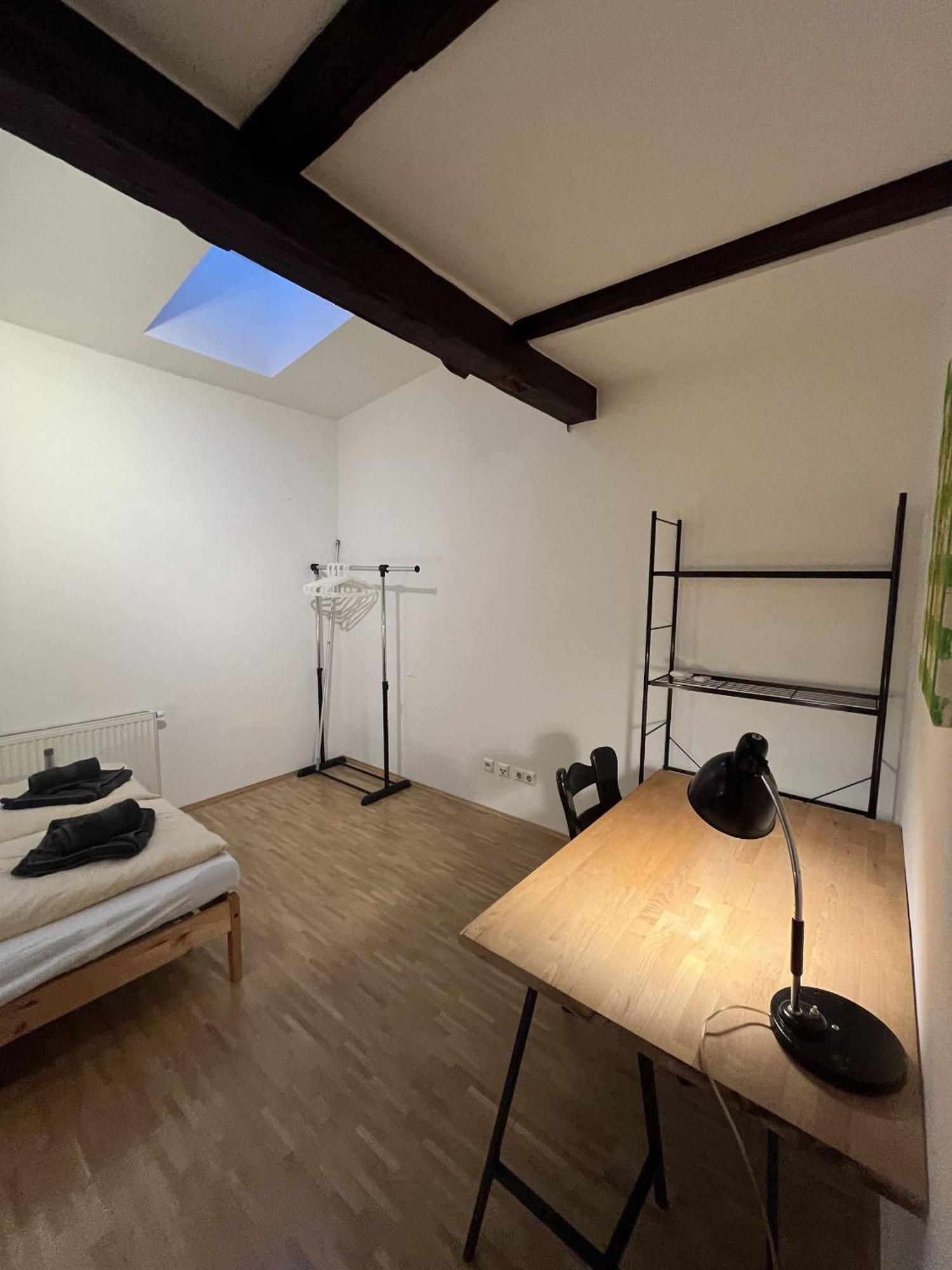 Schoenes Appartment In Zentrumsnaehe Graz Bagian luar foto